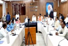 दो पहिया वाहन चालकों को हेलमेट लगाकर चलने के लिए करें प्रेरित : परिवहन मंत्री सिंह दो पहिया वाहन चालकों को हेलमेट लगाकर चलने के लिए करें प्रेरित : परिवहन मंत्री सिंह