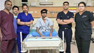 10 साल से खाँसी में खून की समस्या झेल रहे युवक को अम्बेडकर अस्पताल में मिली नई जिंदगी 10 साल से खाँसी में खून की समस्या झेल रहे युवक को अम्बेडकर अस्पताल में मिली नई जिंदगी