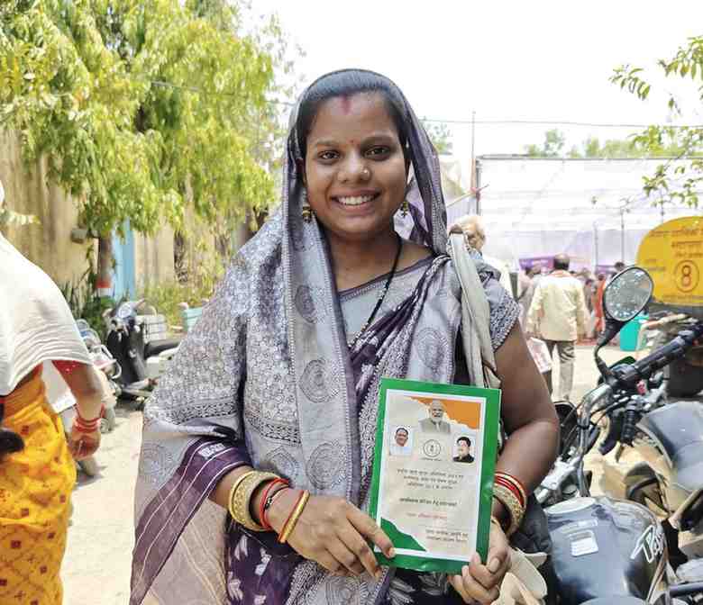 सुनीता जायसवाल को मौके पर मिला राशन कार्ड, चेहरे पर लौटी मुस्कान,प्रशासन की संवेदनशीलता, त्वरित कार्रवाई से हितग्राही ने जताया आभार