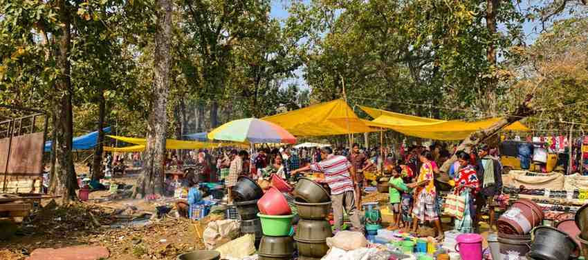 नक्सल मुक्त बीजापुर में विकास की नई दस्तक,चार दशकों बाद फिर सजी पुजारी कांकेर और कोण्डापल्ली की साप्ताहिक बाजारें नक्सल मुक्त बीजापुर में विकास की नई दस्तक,चार दशकों बाद फिर सजी पुजारी कांकेर और कोण्डापल्ली की साप्ताहिक बाजारें