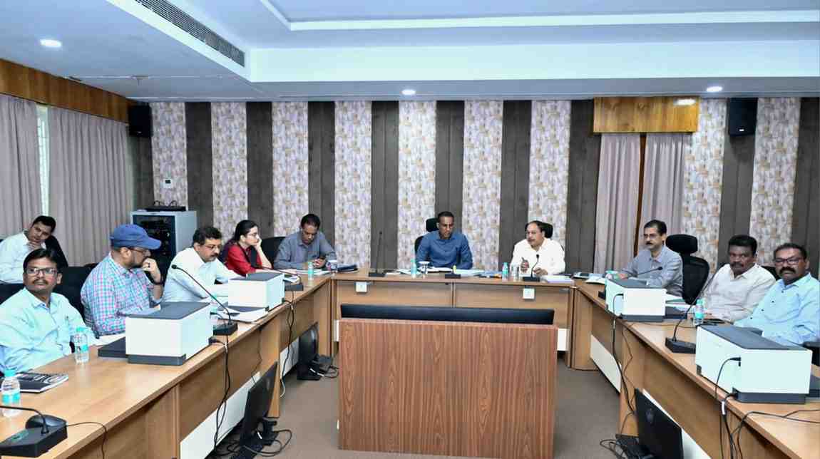 लोक निर्माण विभाग के सचिव ने कार्यों में जनहित और तकनीकी दक्षता पर जोर, निर्माण कार्यों में गुणवत्ता और तेजी सुनिश्चित करने के दिए निर्देश लोक निर्माण विभाग के सचिव ने कार्यों में जनहित और तकनीकी दक्षता पर जोर, निर्माण कार्यों में गुणवत्ता और तेजी सुनिश्चित करने के दिए निर्देश