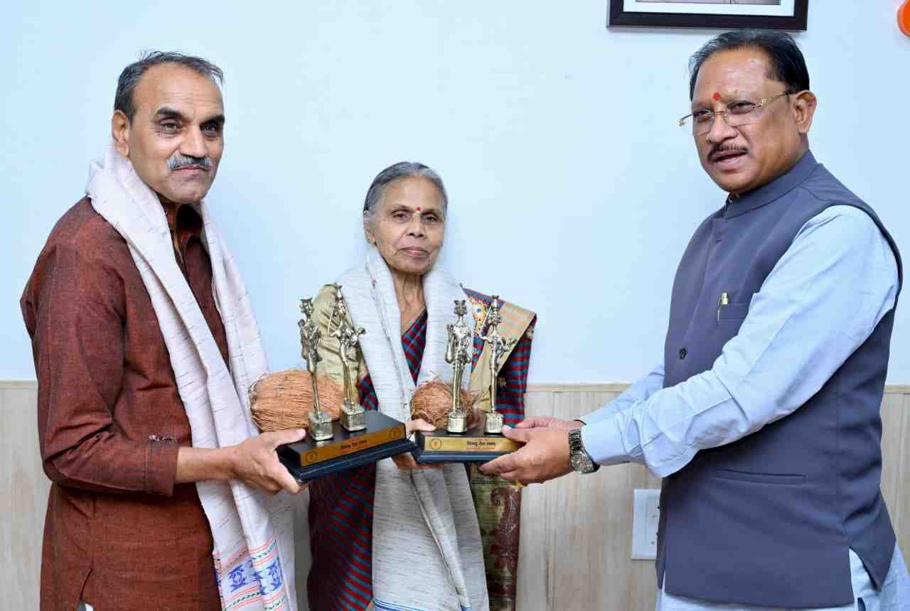 बस्तर और जनजातीय समाज के लिए चार दशक का समर्पण मानवता की असाधारण मिसाल : मुख्यमंत्री विष्णुदेव साय बस्तर और जनजातीय समाज के लिए चार दशक का समर्पण मानवता की असाधारण मिसाल : मुख्यमंत्री विष्णुदेव साय