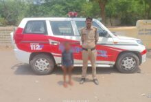 सीधी के डायल-112 हीरोज दादा से बिछड़कर रास्ता भटके मासूम को सुरक्षित परिजन से मिलाया