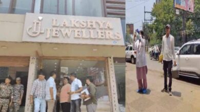 रायपुर के लक्ष्य ज्वेलर्स में 1 करोड़ की चोरी, देर रात चोर ले गए सोने-चांदी के जेवर रायपुर के लक्ष्य ज्वेलर्स में 1 करोड़ की चोरी, देर रात चोर ले गए सोने-चांदी के जेवर