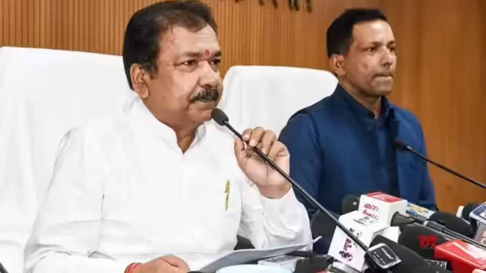बिहार में बड़ा प्रशासनिक एक्शन: 14 अंचल अधिकारी (CO) निलंबित बिहार में बड़ा प्रशासनिक एक्शन: 14 अंचल अधिकारी (CO) निलंबित