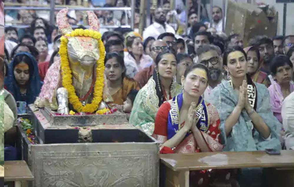 महाकाल की भक्ति में लीन दिखीं तमन्ना भाटिया: त्रिपुण्ड लगाकर भस्म आरती में हुईं शामिल महाकाल की भक्ति में लीन दिखीं तमन्ना भाटिया: त्रिपुण्ड लगाकर भस्म आरती में हुईं शामिल