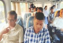PM मोदी और CM यादव की अपील का असर: उज्जैन में अधिकारी ट्रैवलर बस से पहुंचे, 6750 का सफर सिर्फ 250 रुपये में