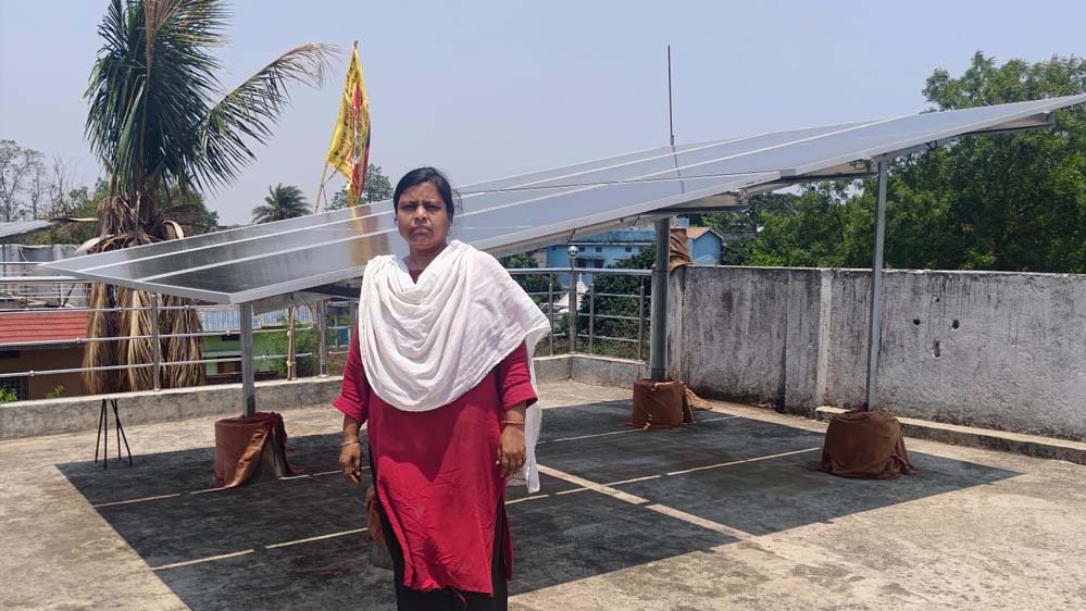 पीएम सूर्य घर योजना -अरूना के घर अब सूरज की रोशनी से रोशन, बिजली बिल की चिंता से मिली मुक्ति पीएम सूर्य घर योजना -अरूना के घर अब सूरज की रोशनी से रोशन, बिजली बिल की चिंता से मिली मुक्ति