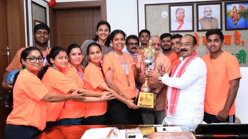 उप मुख्यमंत्री अरुण साव से फेडरेशन कप मिक्स्ड नेटबॉल चैंपियनशिप में रजत पदक जीतने वाले खिलाड़ियों ने की मुलाकात उप मुख्यमंत्री अरुण साव से फेडरेशन कप मिक्स्ड नेटबॉल चैंपियनशिप में रजत पदक जीतने वाले खिलाड़ियों ने की मुलाकात