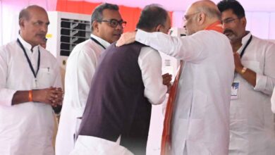 कैबिनेट से बाहर, लेकिन सियासत में बरकरार मंगल पांडे,अमित शाह की तस्वीर ने बढ़ाई चर्चा
