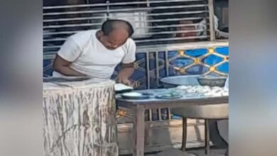 रोटी पर थूककर तंदूर में सेंकी, सहारनपुर होटल से दो आरोपी गिरफ्तार रोटी पर थूककर तंदूर में सेंकी, सहारनपुर होटल से दो आरोपी गिरफ्तार