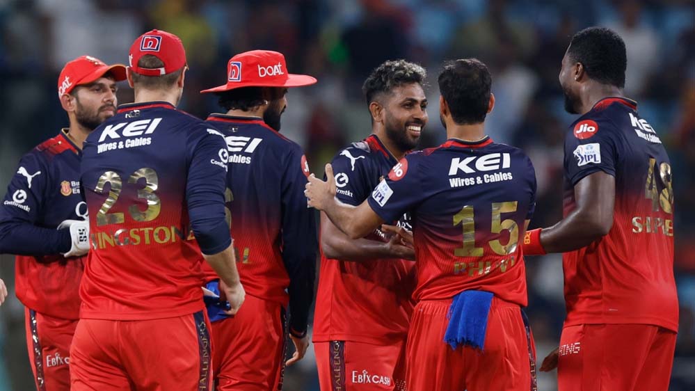 RCB ने रचा इतिहास, IPL प्लेऑफ में पहुंचने वाली पहली टीम बनी, पंजाब की लगातार छठी हार RCB ने रचा इतिहास, IPL प्लेऑफ में पहुंचने वाली पहली टीम बनी, पंजाब की लगातार छठी हार