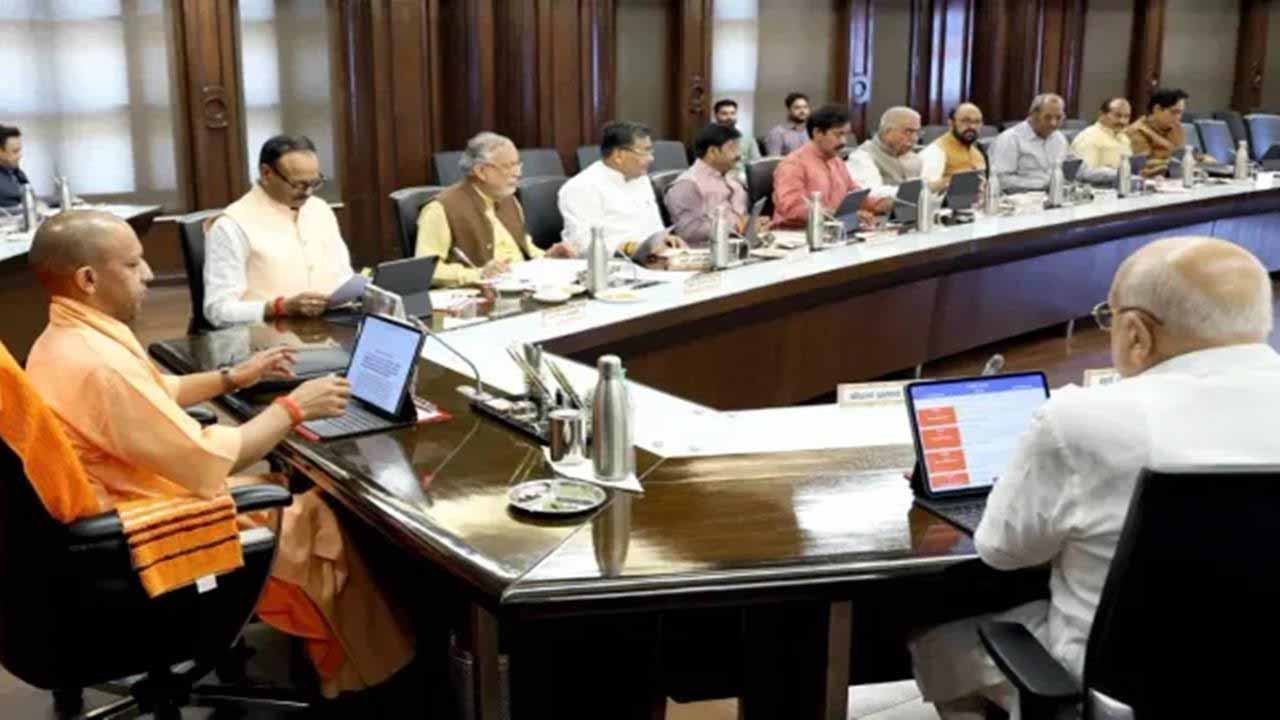 यूपी में योगी मंत्रिमंडल विस्तार की उलटी गिनती शुरू, 12 मई के बाद बड़ा फेरबदल संभव यूपी में योगी मंत्रिमंडल विस्तार की उलटी गिनती शुरू, 12 मई के बाद बड़ा फेरबदल संभव