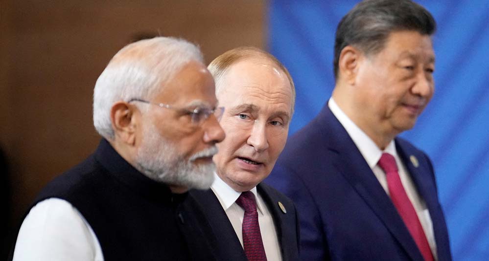 दिल्ली में दिखेगी दुनिया की सबसे ताकतवर तिकड़ी! BRICS मंच पर साथ नजर आ सकते हैं मोदी, पुतिन और जिनपिंग दिल्ली में दिखेगी दुनिया की सबसे ताकतवर तिकड़ी! BRICS मंच पर साथ नजर आ सकते हैं मोदी, पुतिन और जिनपिंग