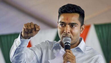 अभिषेक बनर्जी को 43 संपत्तियों पर नोटिस, जानिए किन प्रॉपर्टीज को लेकर उठा विवाद अभिषेक बनर्जी को 43 संपत्तियों पर नोटिस, जानिए किन प्रॉपर्टीज को लेकर उठा विवाद
