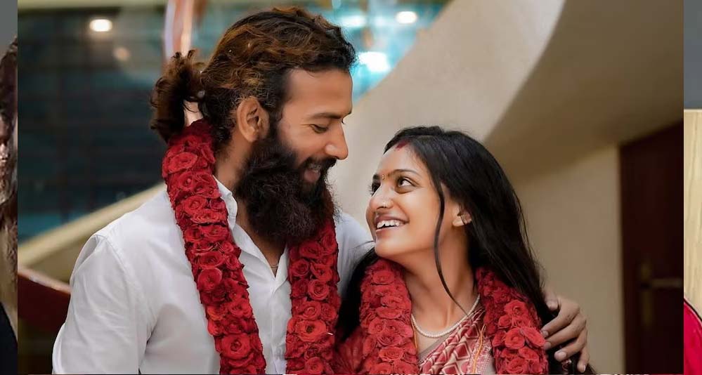 ‘हमारी शादी को अपराध साबित करने की साजिश’, वायरल गर्ल मोनालिसा और फरमान पहुंचे MP हाईकोर्ट ‘हमारी शादी को अपराध साबित करने की साजिश’, वायरल गर्ल मोनालिसा और फरमान पहुंचे MP हाईकोर्ट