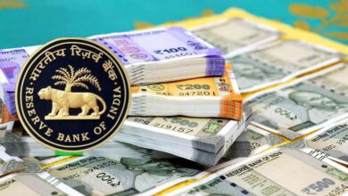 रुपये को संभालने के लिए RBI की तैयारी, बढ़ सकती हैं ब्याज दरें रुपये को संभालने के लिए RBI की तैयारी, बढ़ सकती हैं ब्याज दरें