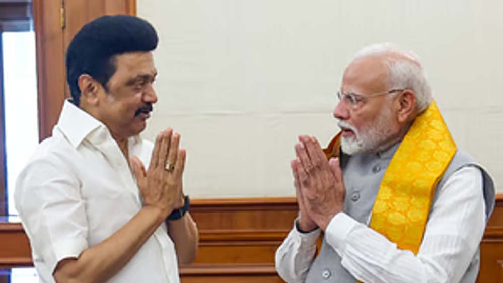 संसद में दो-तिहाई बहुमत की तैयारी में BJP, स्टालिन को NDA में लाने की चर्चा तेज संसद में दो-तिहाई बहुमत की तैयारी में BJP, स्टालिन को NDA में लाने की चर्चा तेज