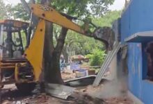 बंगाल में बुलडोजर एक्शन तेज! SAIL की जमीन पर बना TMC नेता का दफ्तर ध्वस्त