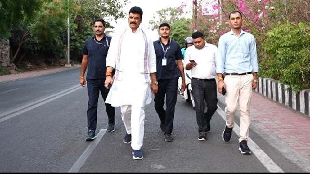 दैनिक जीवन में छोटे-छोटे बदलाव अपनाकर प्रधानमंत्री जी के संदेश को जन आंदोलन बनाएं : मंत्री राजपूत