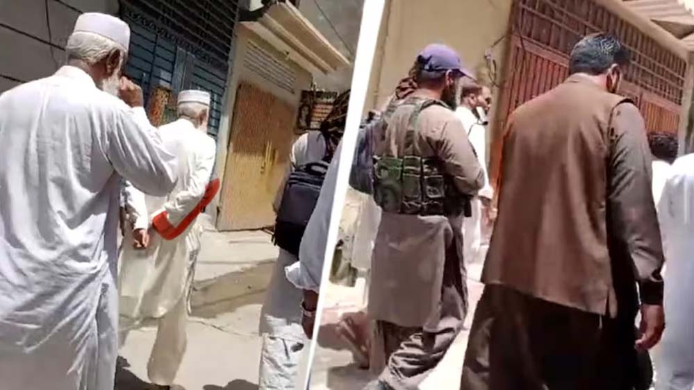 हमजा के जनाजे में दहशत का पहरा! सलाउद्दीन-जमीन खान की AK-47 के साए में पहुंचे आतंकी हमजा के जनाजे में दहशत का पहरा! सलाउद्दीन-जमीन खान की AK-47 के साए में पहुंचे आतंकी