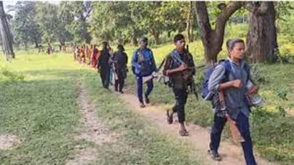 चाईबासा के पोड़ाहाट जंगल में सुरक्षाबलों और नक्सलियों के बीच मुठभेड़ चाईबासा के पोड़ाहाट जंगल में सुरक्षाबलों और नक्सलियों के बीच मुठभेड़