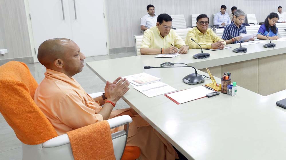 डिफेंस मैन्युफैक्चरिंग में आत्मनिर्भर भारत का नया इंजन बनेगा यूपी, प्रस्तावित कॉन्क्लेव से निवेश और रोजगार को मिलेगा बढ़ावा डिफेंस मैन्युफैक्चरिंग में आत्मनिर्भर भारत का नया इंजन बनेगा यूपी, प्रस्तावित कॉन्क्लेव से निवेश और रोजगार को मिलेगा बढ़ावा