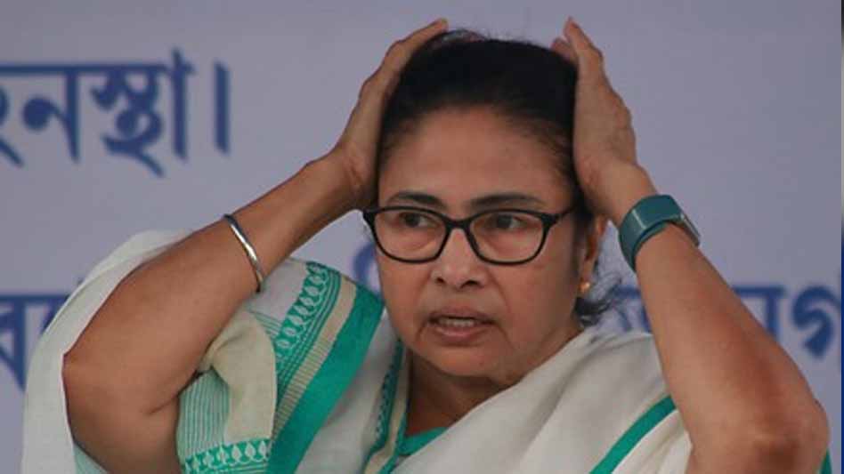 ‘गंदा धर्म’ बयान पर घिरीं ममता बनर्जी, TMC में भी उठने लगे विरोध के स्वर ‘गंदा धर्म’ बयान पर घिरीं ममता बनर्जी, TMC में भी उठने लगे विरोध के स्वर