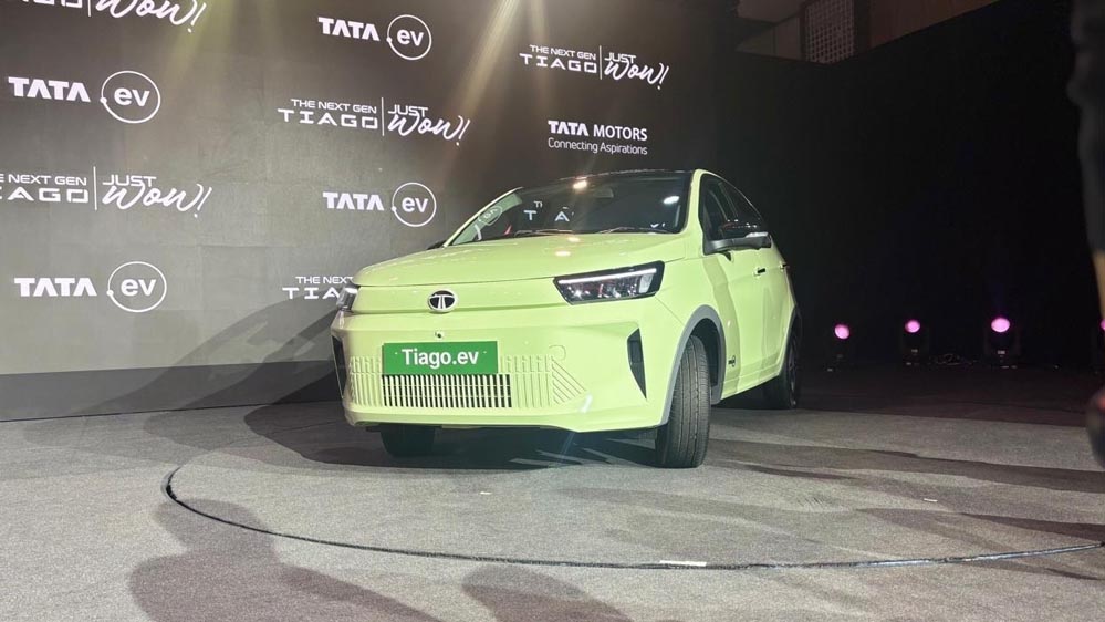 Tata की सबसे सस्ती EV लॉन्च! Tiago EV पर ₹1 लाख तक की कटौती और लाइफटाइम वारंटी Tata की सबसे सस्ती EV लॉन्च! Tiago EV पर ₹1 लाख तक की कटौती और लाइफटाइम वारंटी
