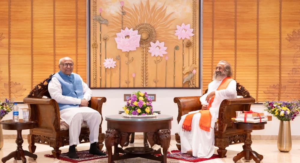 माननीय उपराष्ट्रपति सी.पी. राधाकृष्णन ने पांच राष्ट्रीय पहलों का शुभारंभ किया, द आर्ट ऑफ लिविंग के 45 वर्ष पूरे होने पर स्मारक डाक टिकट का अनावरण किया माननीय उपराष्ट्रपति सी.पी. राधाकृष्णन ने पांच राष्ट्रीय पहलों का शुभारंभ किया, द आर्ट ऑफ लिविंग के 45 वर्ष पूरे होने पर स्मारक डाक टिकट का अनावरण किया