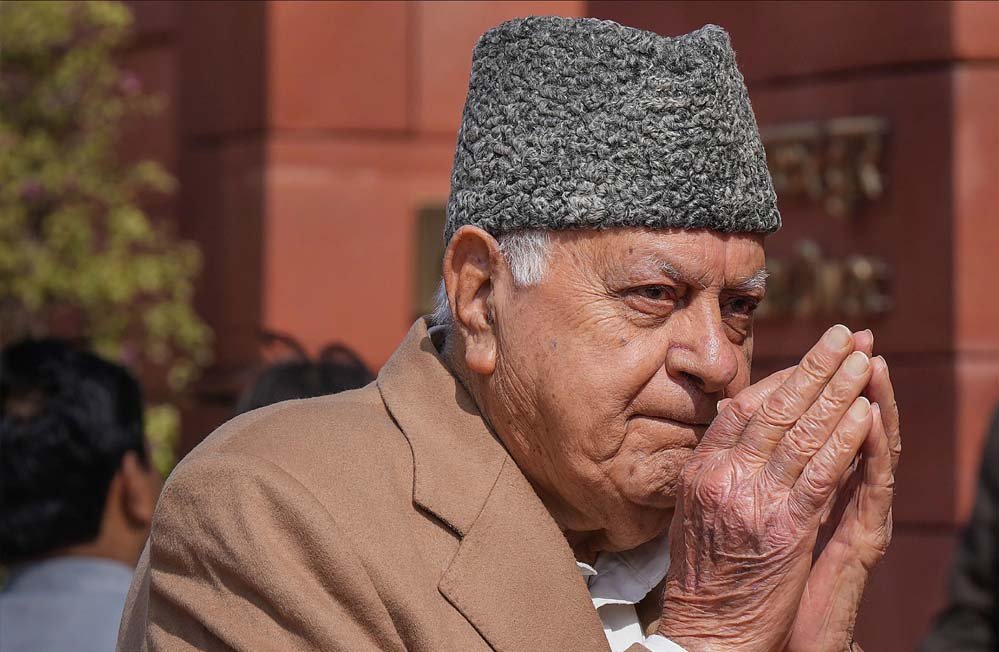 फारूक अबदुल्ला का बयान: कश्मीरी पंडितों के बिना जम्मू-कश्मीर अधूरा, उनका जाना बड़ा नुकसान फारूक अबदुल्ला का बयान: कश्मीरी पंडितों के बिना जम्मू-कश्मीर अधूरा, उनका जाना बड़ा नुकसान