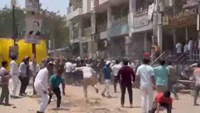 30 साल पुराने चैंबर तोड़े गए, वकीलों का हंगामा और पुलिस लाठीचार्ज