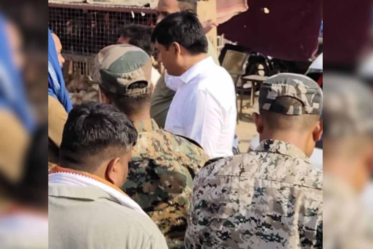 गढ़वा में अवैध मांस दुकानों पर प्रशासन का एक्शन, पांच दुकानदारों को नोटिस गढ़वा में अवैध मांस दुकानों पर प्रशासन का एक्शन, पांच दुकानदारों को नोटिस