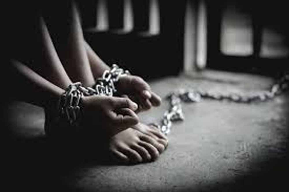 बिहार पुलिस की बड़ी कार्रवाई: गोपालगंज में ऑर्केस्ट्रा गिरोह का भंडाफोड़, 44 लड़कियां मुक्त