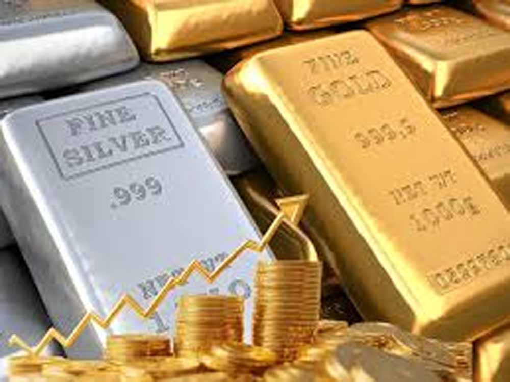 चांदी में बड़ी गिरावट: हाई से ₹1.90 लाख सस्ती हुई 1 किलो सिल्वर