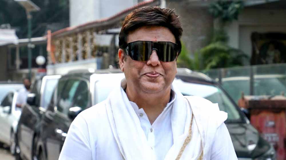 गोविंदा ने स्टेज पर लगाए ठुमके, डांस देख फैंस हुए दीवाने