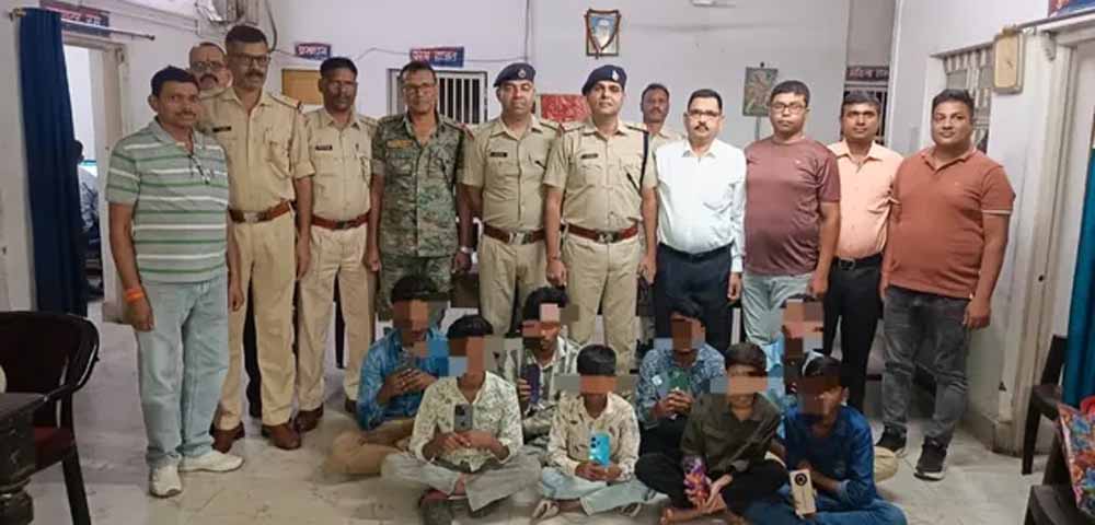 रांची रेलवे स्टेशन पर मोबाइल चोर गिरोह का भंडाफोड़, 8 गिरफ्तार रांची रेलवे स्टेशन पर मोबाइल चोर गिरोह का भंडाफोड़, 8 गिरफ्तार