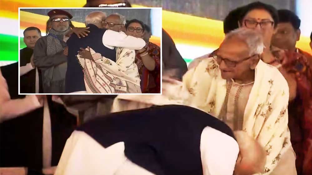 शुभेंदु की शपथ से पहले PM मोदी ने माखनलाल सरकार से लिया आशीर्वाद, बंगाल को अनोखा सलाम शुभेंदु की शपथ से पहले PM मोदी ने माखनलाल सरकार से लिया आशीर्वाद, बंगाल को अनोखा सलाम