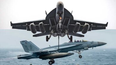 US ने पहली बार F/A-18 सुपर हॉर्नेट से किया ब्लॉकेड हमला, 3 ईरानी जहाज रोके