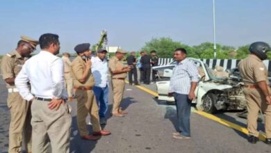 आजमगढ़ में दर्दनाक हादसा, एक्सप्रेस-वे पर कंटेनर से टकराई कार, 5 की मौत आजमगढ़ में दर्दनाक हादसा, एक्सप्रेस-वे पर कंटेनर से टकराई कार, 5 की मौत