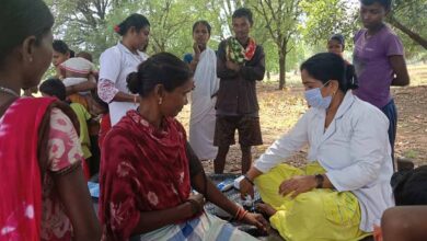 दुर्गम जंगलों के बीच पहुंची स्वास्थ्य सेवा, 771 ग्रामीणों की हुई जांच