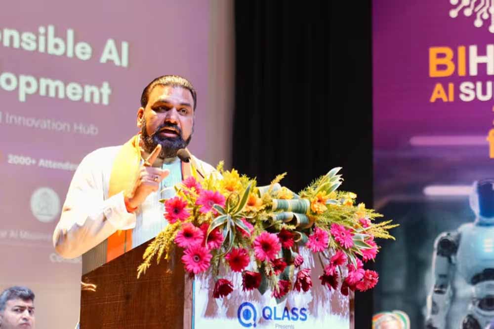 AI समिट में सम्राट चौधरी का बड़ा बयान, बोले- ‘हरे गमछे वाले को पकड़ना है’; 19 हजार करोड़ से बनेगा गंगा एक्सप्रेसवे AI समिट में सम्राट चौधरी का बड़ा बयान, बोले- ‘हरे गमछे वाले को पकड़ना है’; 19 हजार करोड़ से बनेगा गंगा एक्सप्रेसवे