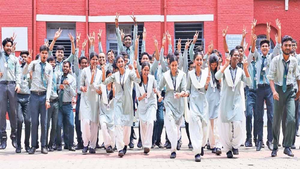झारखंड के मॉडल स्कूलों में 65% सीटें खाली, अब स्थानीय स्तर पर होगा एडमिशन झारखंड के मॉडल स्कूलों में 65% सीटें खाली, अब स्थानीय स्तर पर होगा एडमिशन
