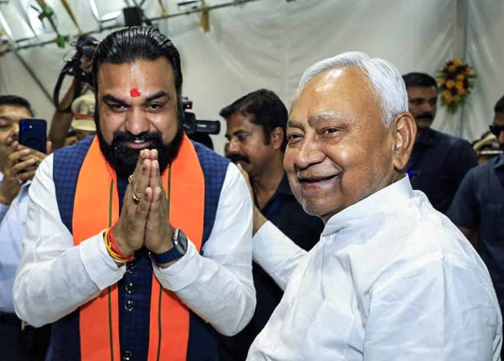 बिहार की राजनीति में फिर हलचल?, सम्राट चौधरी के बढ़ते असर पर नीतीश कुमार की पैनी नजर बिहार की राजनीति में फिर हलचल?, सम्राट चौधरी के बढ़ते असर पर नीतीश कुमार की पैनी नजर