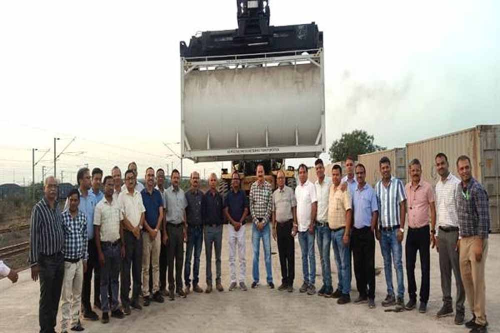 सिंगाजी ताप विद्युत गृह में आधुनिक रेलवे प्लेटफॉर्म का शुभारंभ
