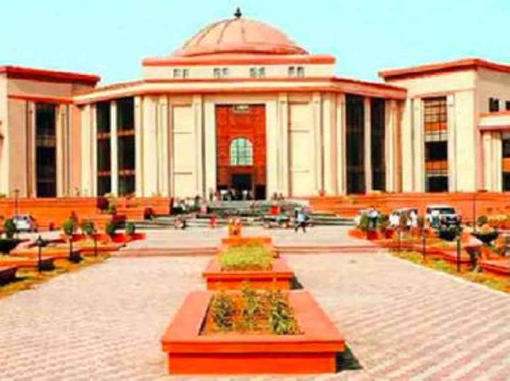 बिलासपुर हाईकोर्ट में पहली वेकेशन बेंच की शुरुआत, 14 सिंगल बेंच भी करेंगी सुनवाई बिलासपुर हाईकोर्ट में पहली वेकेशन बेंच की शुरुआत, 14 सिंगल बेंच भी करेंगी सुनवाई