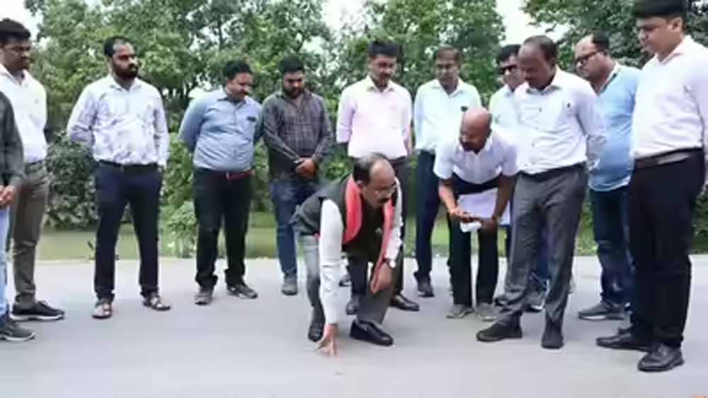 कचना ओवरब्रिज निरीक्षण के दौरान सख्त दिखे Arun Sao, बोले- गुणवत्ता में लापरवाही हुई तो अधिकारियों पर गिरेगी गाज