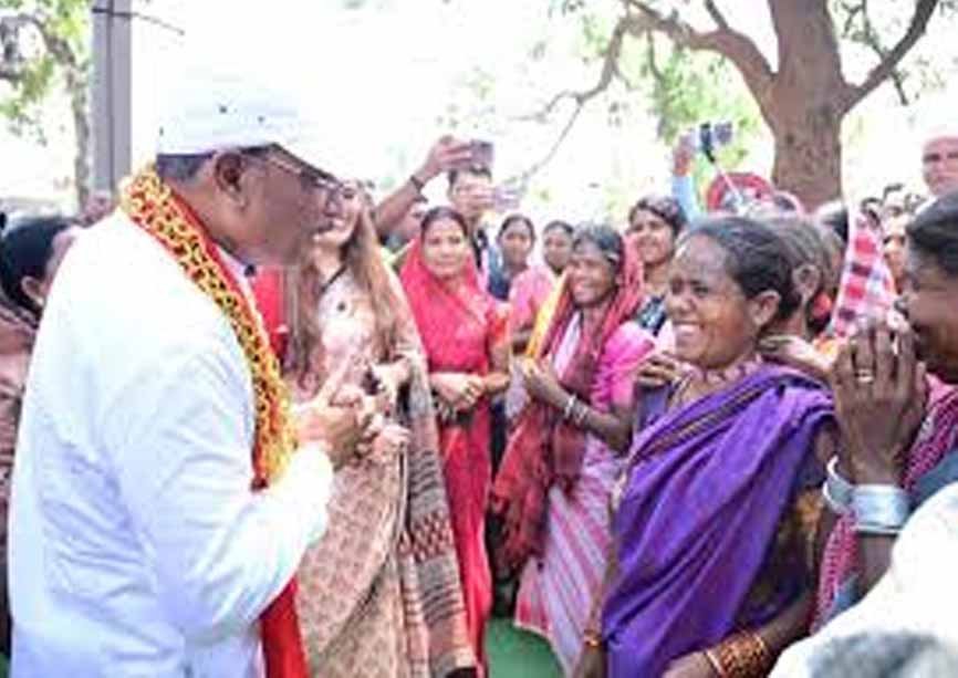 सुशासन तिहार बना लोगों की राहत का जरिया, घर के पास ही सुलझ रहीं समस्याएं सुशासन तिहार बना लोगों की राहत का जरिया, घर के पास ही सुलझ रहीं समस्याएं
