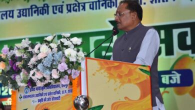 राष्ट्रीय आम महोत्सव का उद्घाटन किया राज्यपाल डेका ने राष्ट्रीय आम महोत्सव का उद्घाटन किया राज्यपाल डेका ने