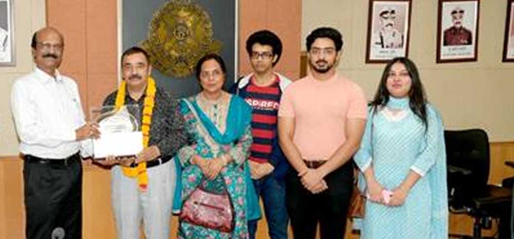 पुलिस मुख्यालय परिवार द्वारा 4 सेवानिवृत्त़ कर्मचारियों को दी गई भावभीनी विदाई पुलिस मुख्यालय परिवार द्वारा 4 सेवानिवृत्त़ कर्मचारियों को दी गई भावभीनी विदाई